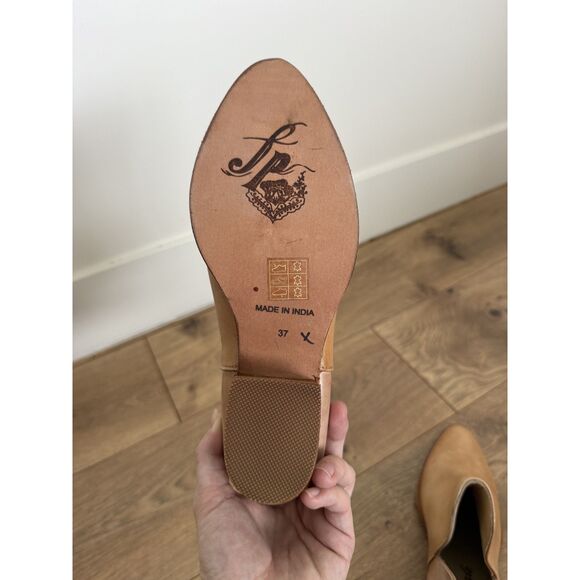 FREE PEOPLE 37 womens Charm Double V Ankle Boots Leather tan Pointed toe bootie - Picture 9 of 10